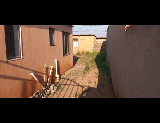 2 BEDROOM HOUSE FOR SALE IN THULANI